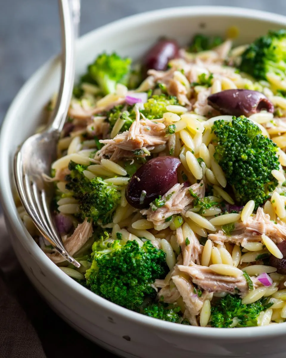 Tuna Broccoli Orzo Salad Bowl - detail 4